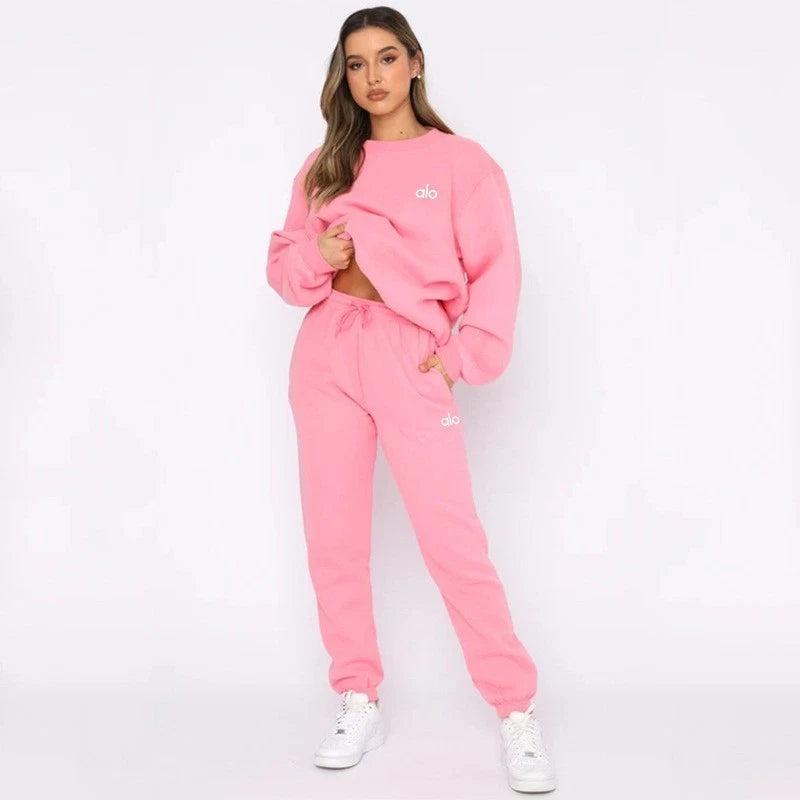 AIO Women’s Retro Minimalist Hoodie & Jogger Set – Cozy Fall Loungewear